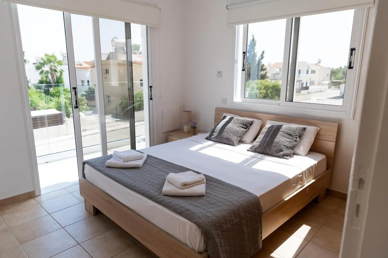 Agia Thekla Villa Ekaterina 4 Bdrm Айя-Напа Кипр